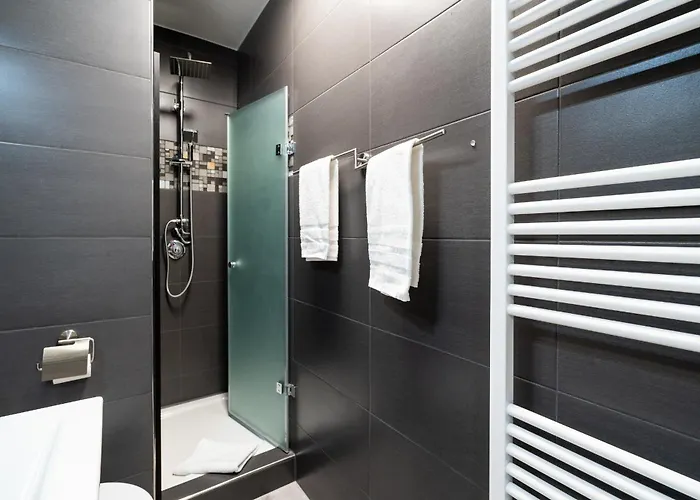 Klein & Fein アパート シャルボイツ